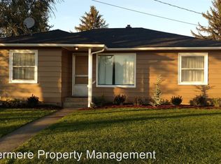 32 SW 10th St, College Place, WA 99324