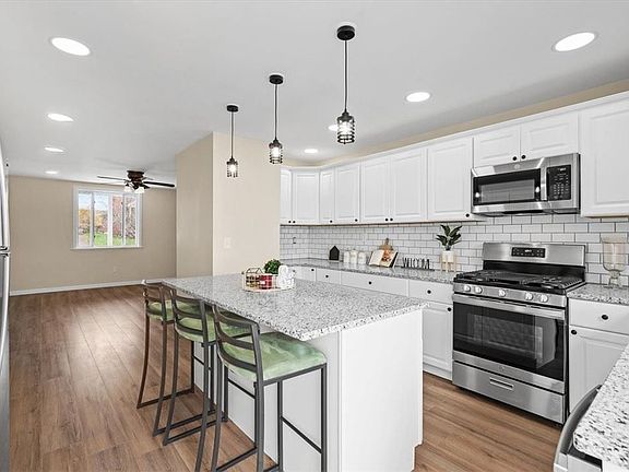 5th image of 823 Highland Ave