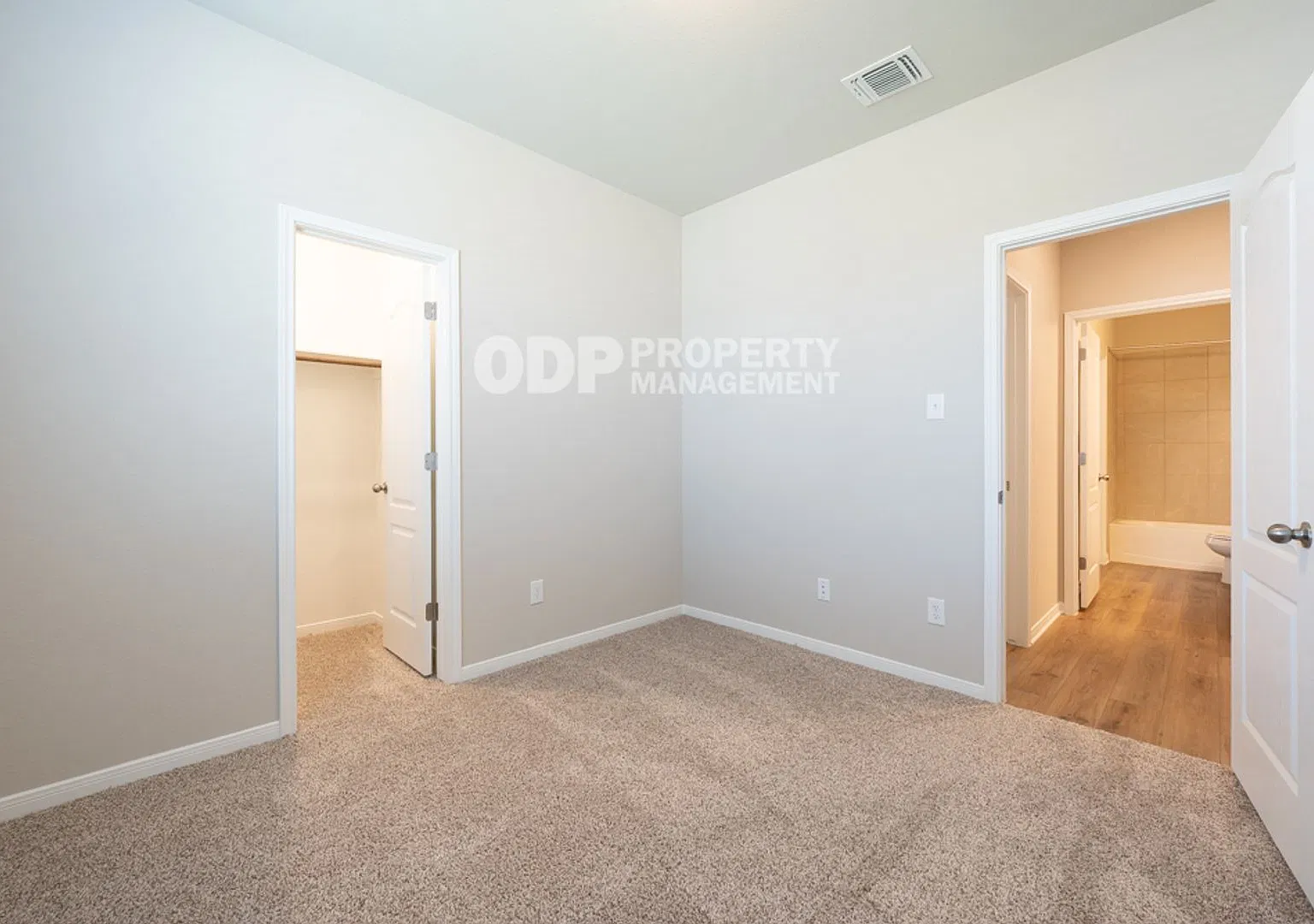 Available now! Spacious 4 Bedroom Home in South Temple Friars Creek Neighborhood — Photo 3