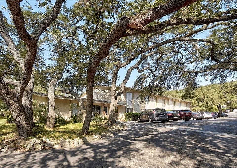 1st image of 5332 Balcones Dr APT D