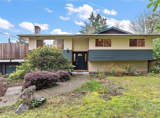 2009 Stellys Cross Rd, Central Saanich, BC V8M 1M8