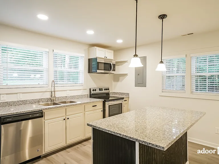 2520 Baney Ct — Photo 3