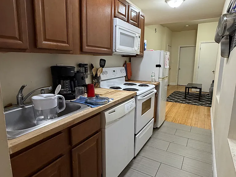 1630 N Sydenham St #1 — Photo 11