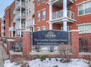 5605 E Henwood St SW #4210, Calgary, AB T3E 7R2