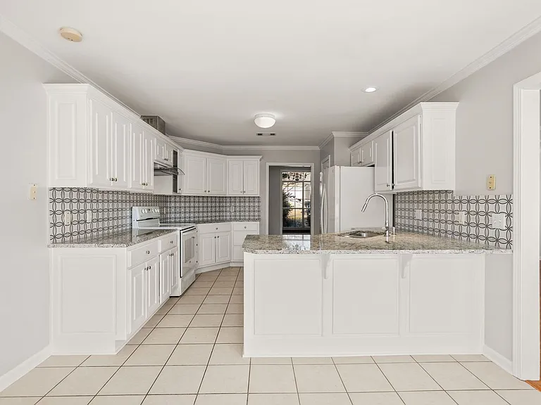 12711 Misty Creek Dr — Photo 14