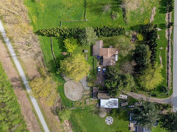 3rd image of 42935 Lumsden Rd
