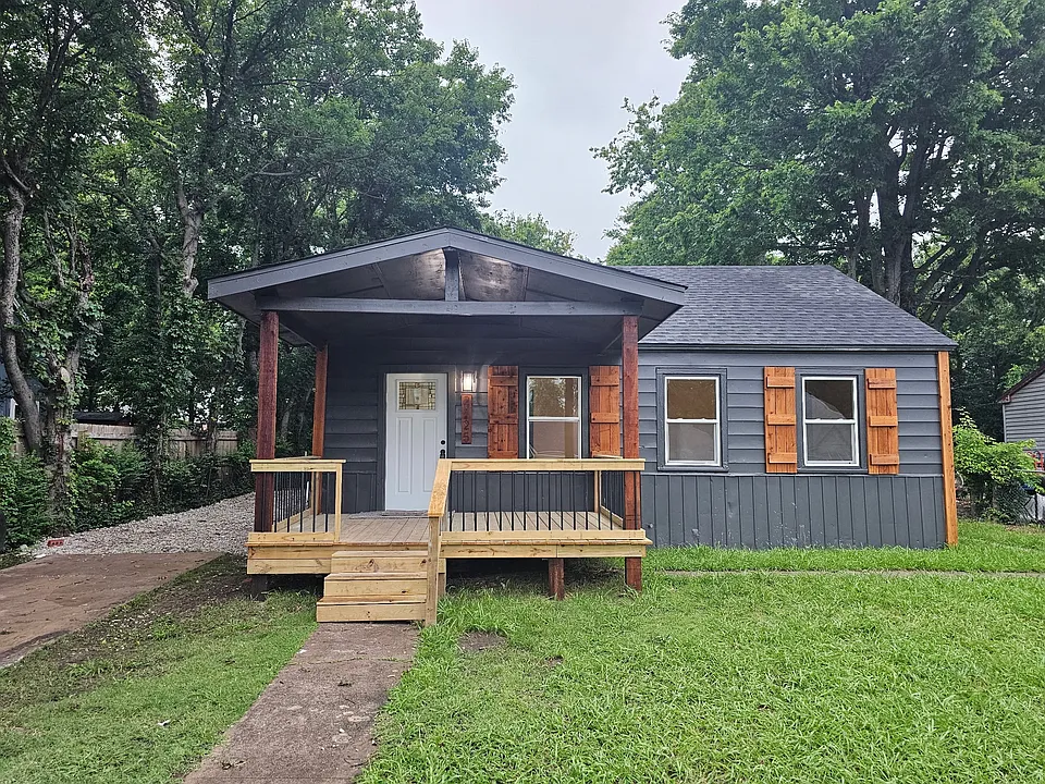 2125 N Rockford Ave