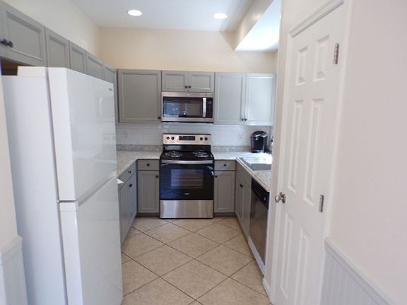 4th image of 35 Bellhaven Way