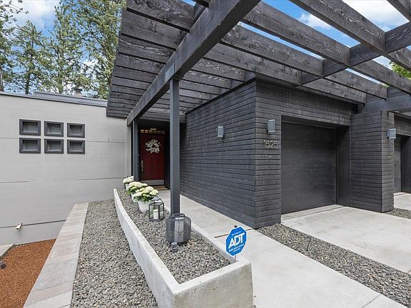 4th image of 1525 E 20th Ave