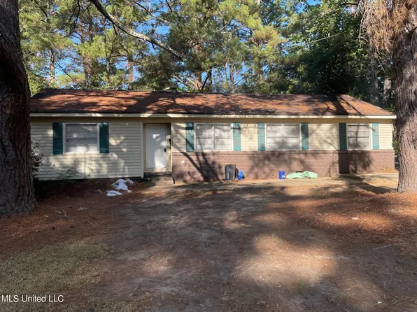 2675 Pinebrook Dr, Jackson, MS 39212
