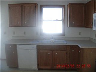 3rd image of 8708 Victory Ln