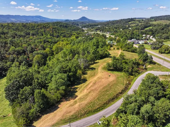 Willow Springs Rd, Cedar Bluff, VA 24609