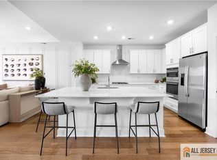 4 Prado Rd, Monroe Township, NJ 08831