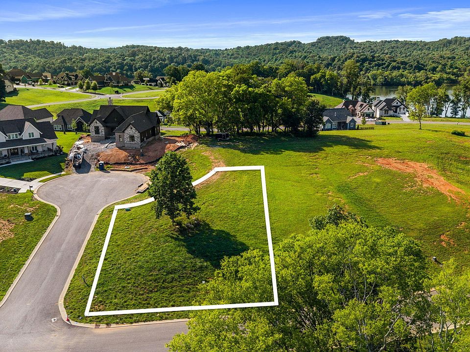 1st image of 104 Silver Fox Way