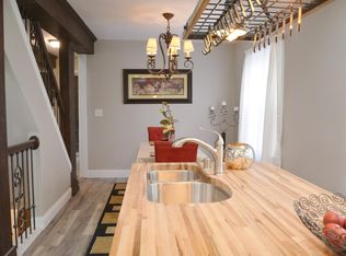 1100 Hawthorne Ln, Brookfield, WI 53005