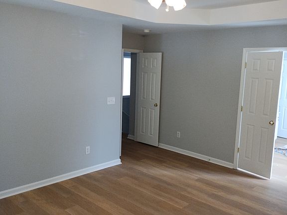 4th image of 1519 Michelle Dr