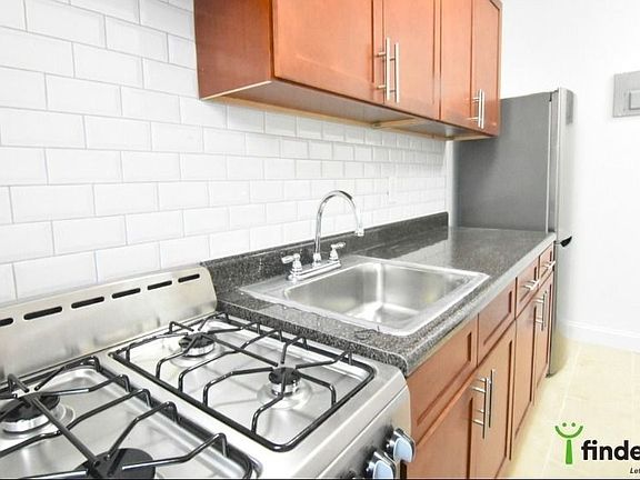 2nd image of 1011 Sheridan Ave APT 8E