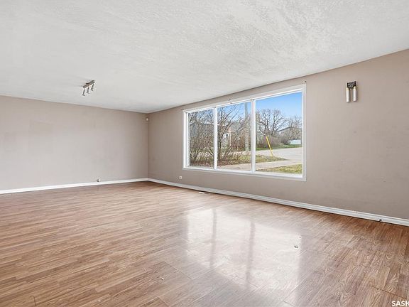 4th image of 1065 Stadacona STREET W