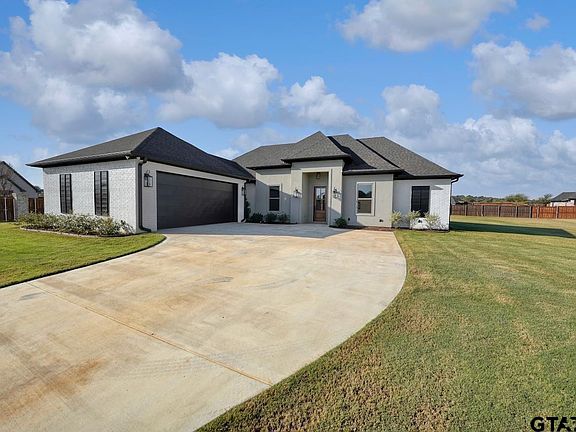 3rd image of 205 Serenity Dr