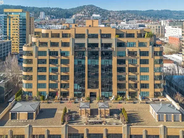 420 NW 11th Ave Unit 806, Portland, OR 97209