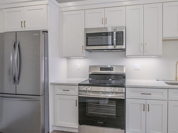 3rd image of 124 S Main St