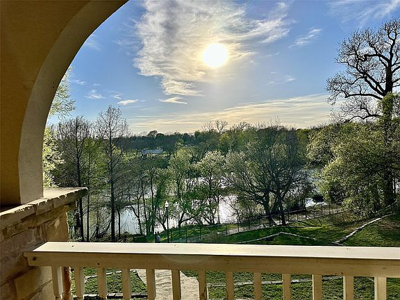 2nd image of 802 Main St