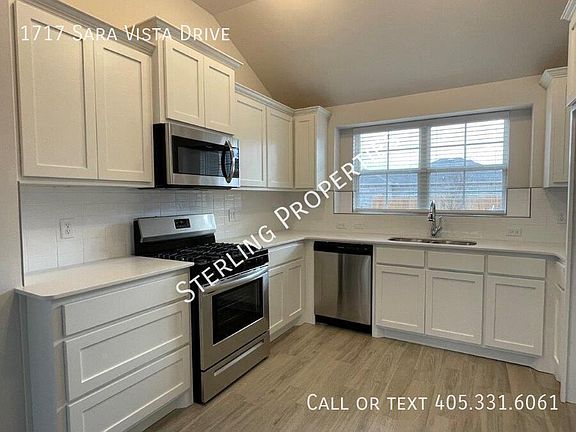 5th image of 1717 Sara Vista Dr
