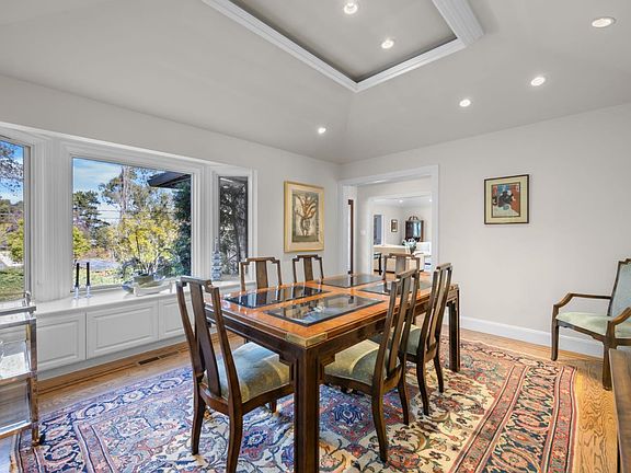 5th image of 915 Link Rd