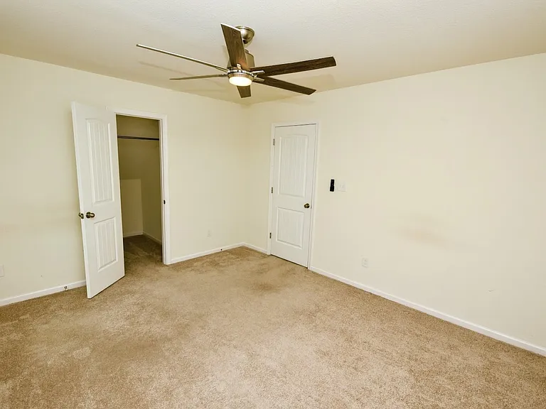 4115 Franklin St — Photo 47