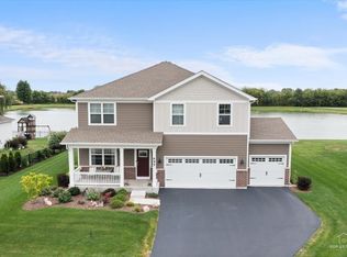 695 Kentshire Cir, Elgin, IL 60124