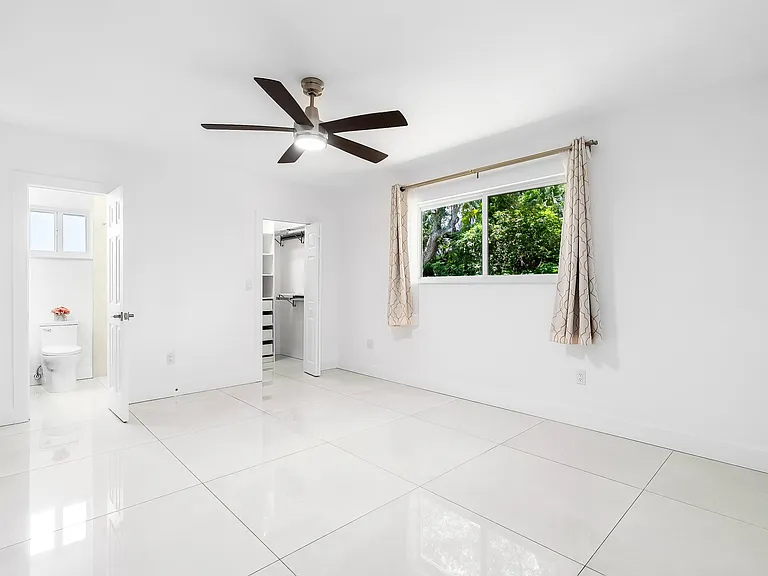 7800 SW 57th Ct — Photo 18