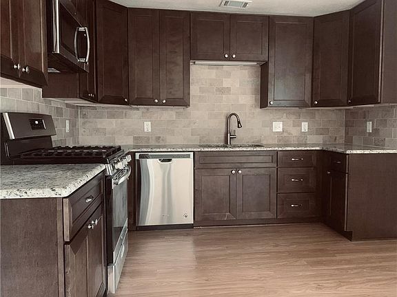 2nd image of 2736 Moonriver Ln