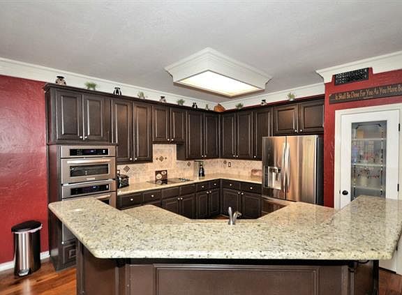 3rd image of 8809 Tanglewood Ct