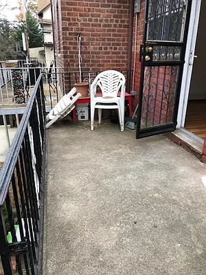 Rented by Alexiou Realty | media 18