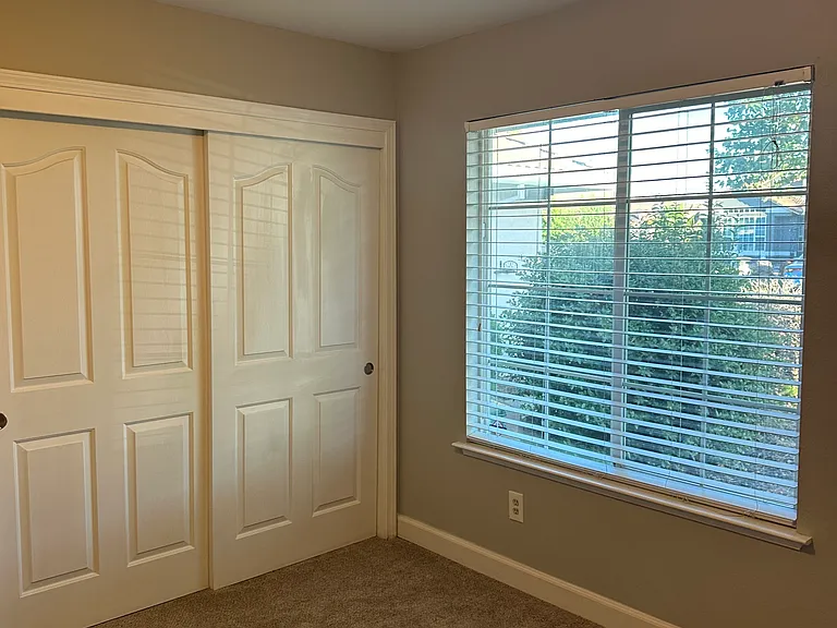 1861 Parkwood Dr — Photo 11