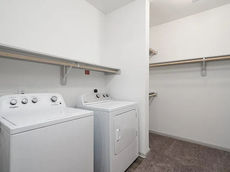 Thrive Luxury Apartments — Photo 71