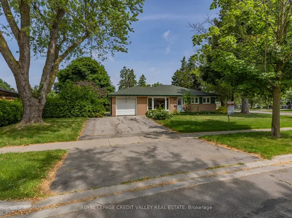 254 Bartley Bull Pkwy, Brampton, ON L6W 2L1