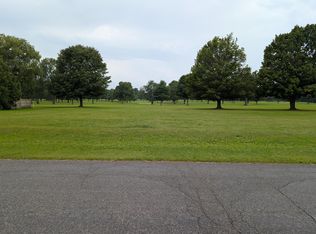 Woodland Dr, Dowagiac, MI 49047