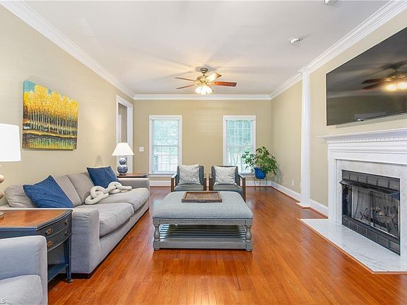 3rd image of 1615 Saint Andrews Dr