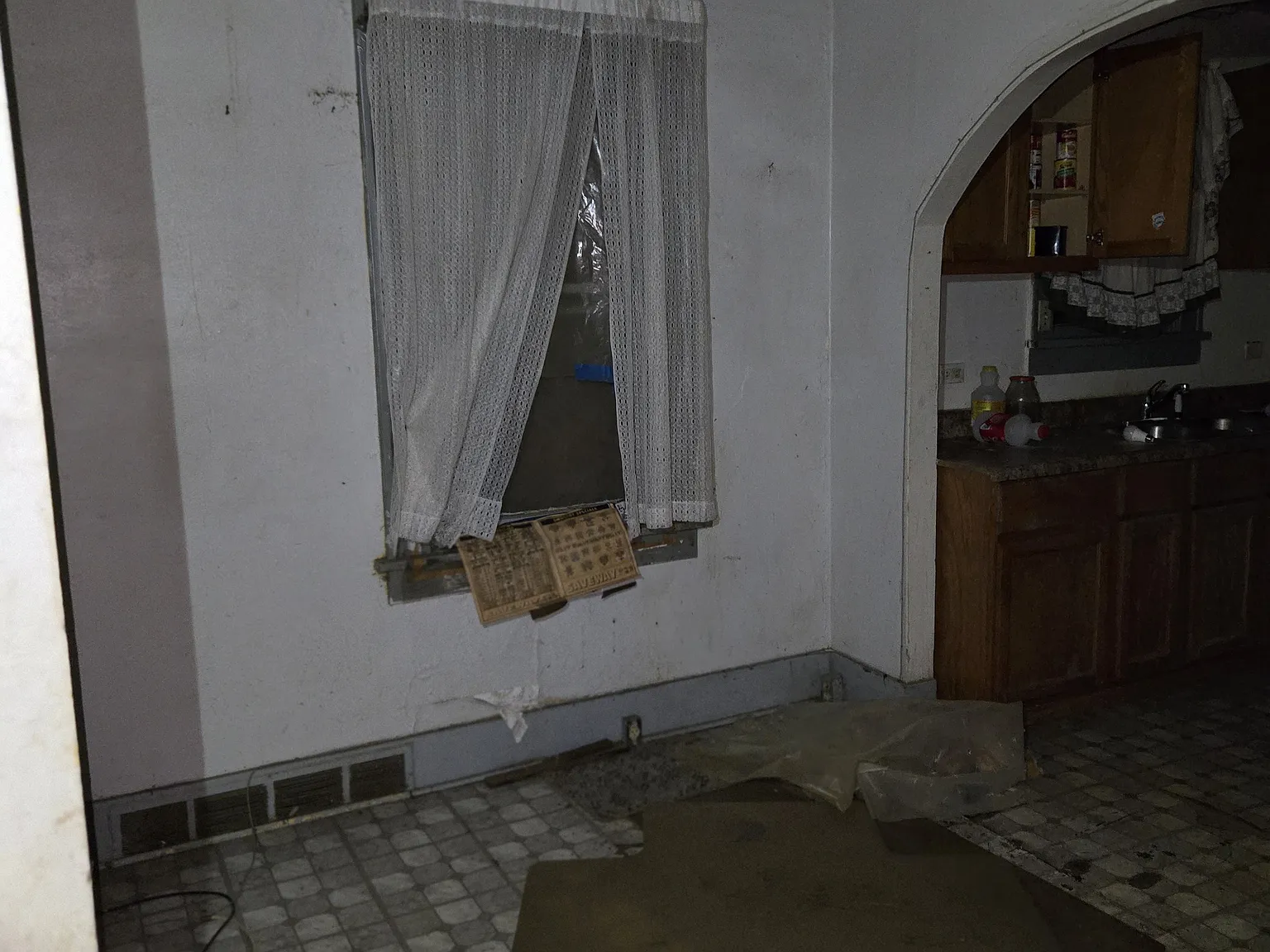 2 bed, 918 sqft, $450 — Photo 3