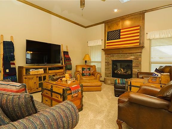LIVING AREA_PIC 2