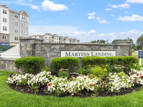 240 Martins Lndg Unit 405, North Reading, MA 01864