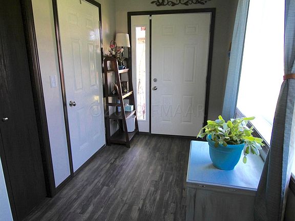 2nd image of 915 Eaglewood Ave W
