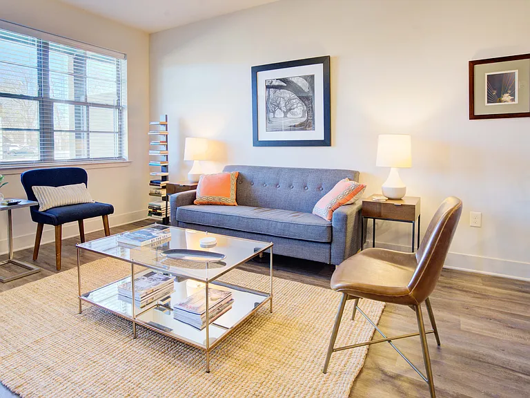 Midtown Row Apartments — Photo 11