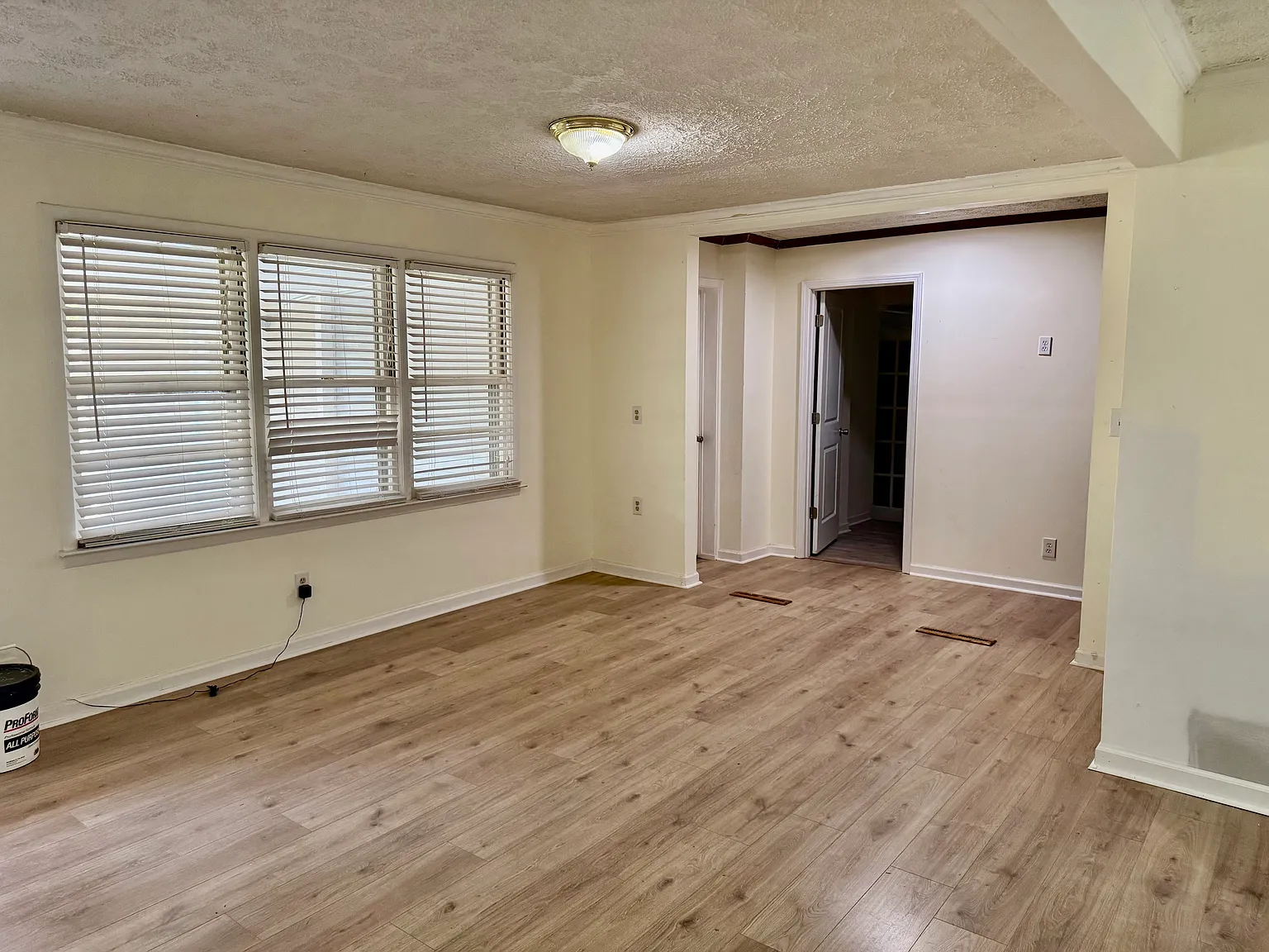 4 bed, 1400 sqft, $2,300 — Photo 4