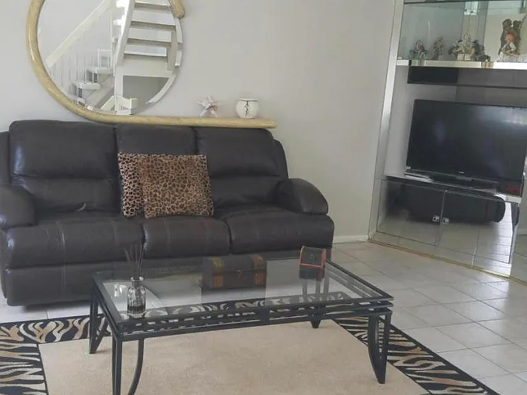 67 Robinson Ave — Photo 4