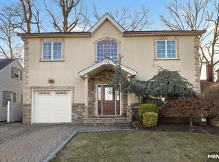 137 Becker Ave, Rochelle Park, NJ 07662