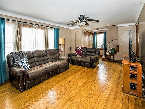 4th image of 4211 Buechner Ave