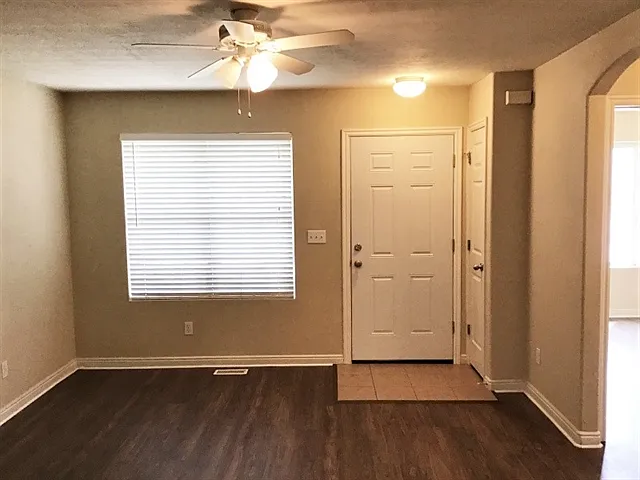 188 W 1530 N — Photo 15