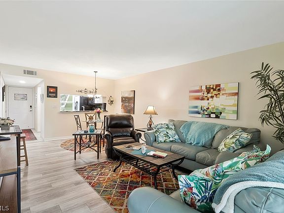 5th image of 9290 Lake Park Dr APT 104